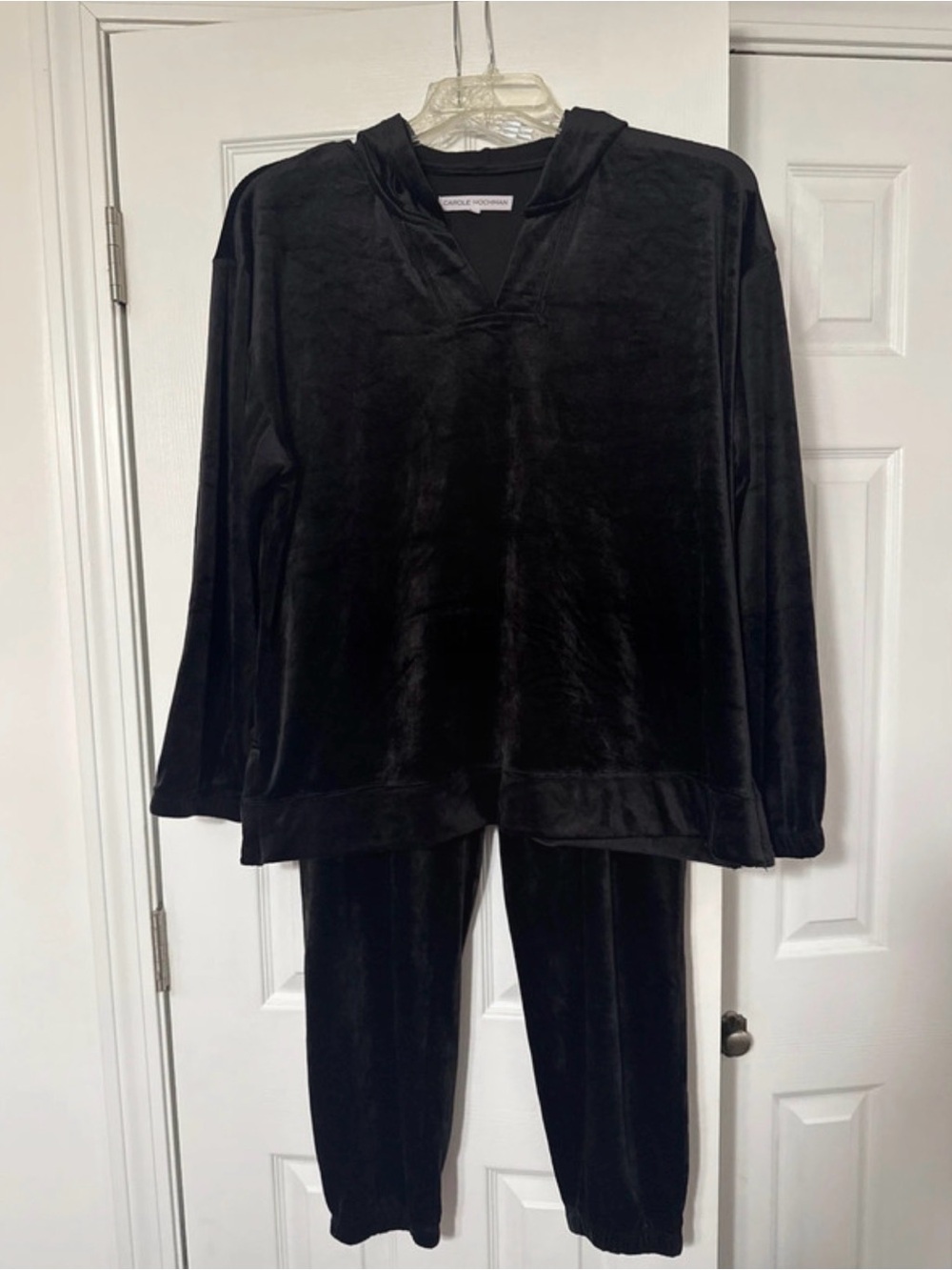 Carole Hochman Drop Needle Velour Lounge Set in black. Size US XL.